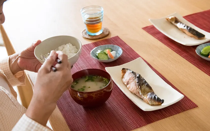 料理で疲れてしまい、食事の量が食べられない。体重減少も心配…