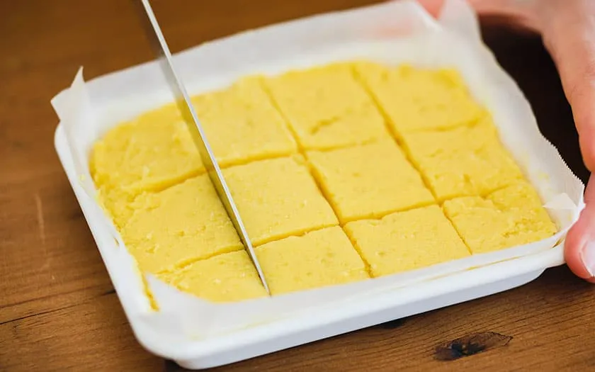 生地を四角にきる