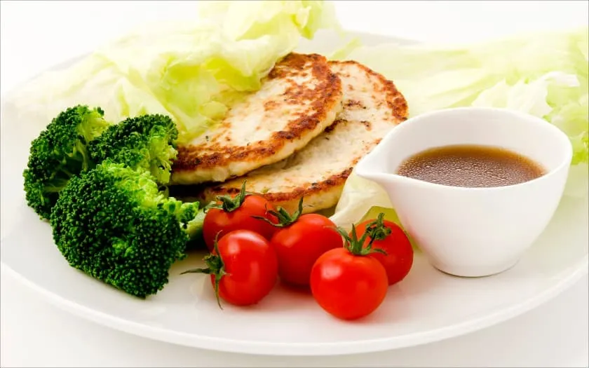 Q2. たんぱく質は摂りすぎないほうがよいのでしょうか?