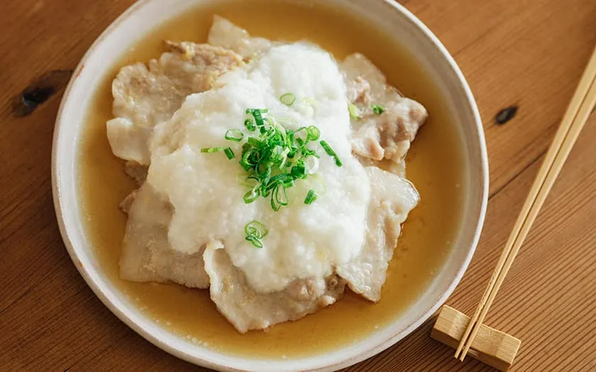 豚バラ⾁のとろろ蒸し